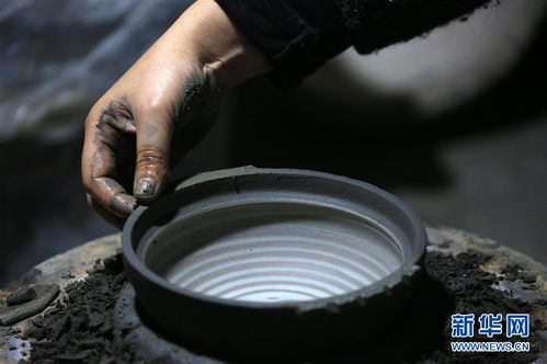 多彩貴州網(wǎng) 貴州織金 巧手制陶 點泥成金