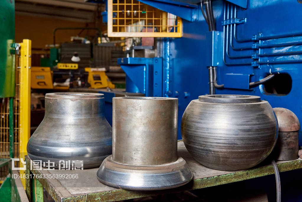 金屬制品在工廠的特寫。Metal products in the factory close-up.